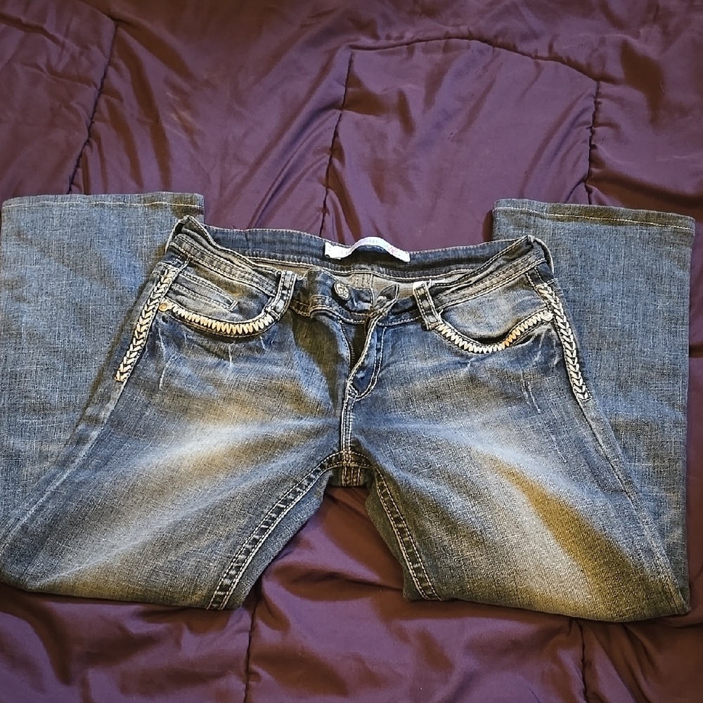 Stylish Blue Jeans with Chain Detail